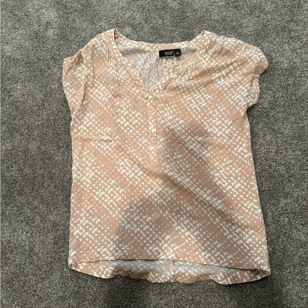 a.n.a Women's Blouse in Tan and White